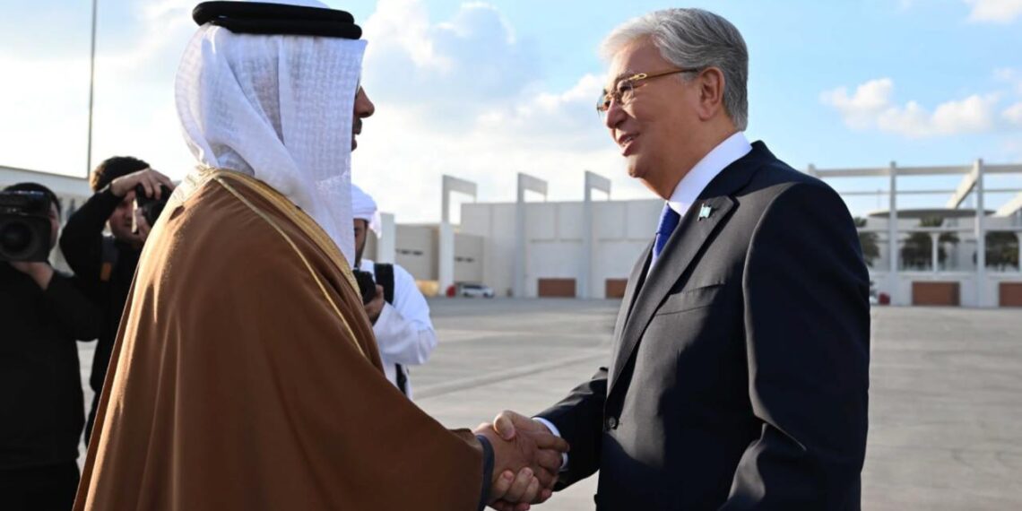 Глава государства прибыл в ОАЭ с рабочим визитом