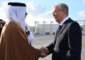 Глава государства прибыл в ОАЭ с рабочим визитом