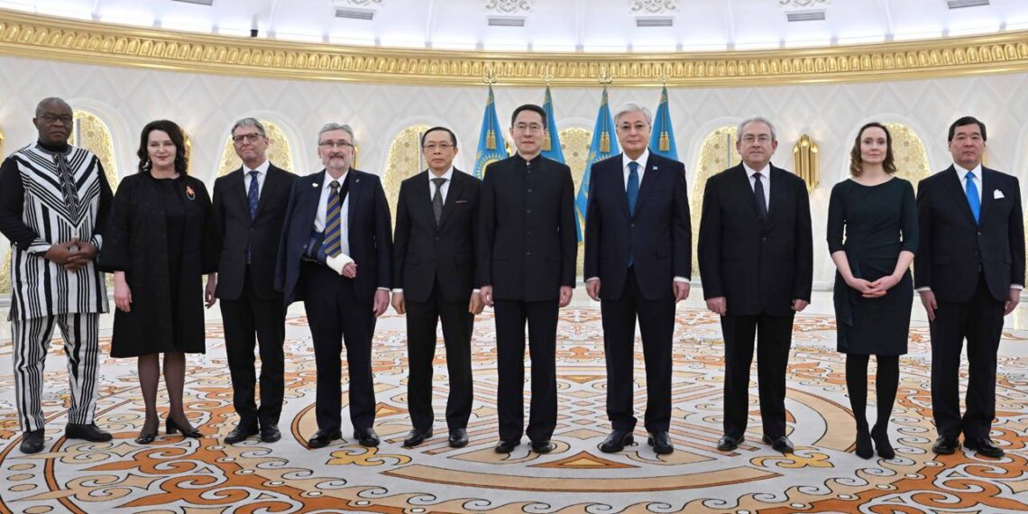 Президент Казахстана принял верительные грамоты послов ряда государств