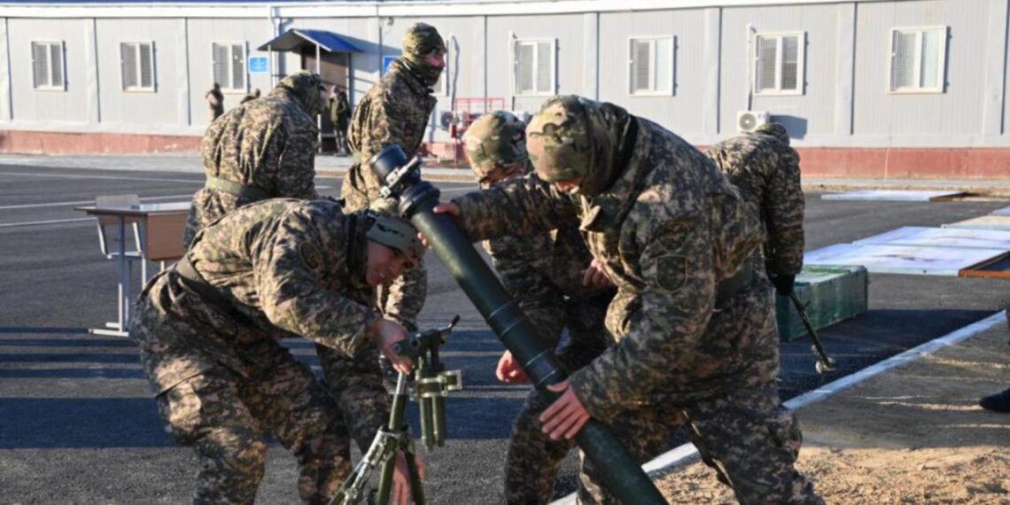 В Актау свыше 300 морпехов прошли обучение по специальности