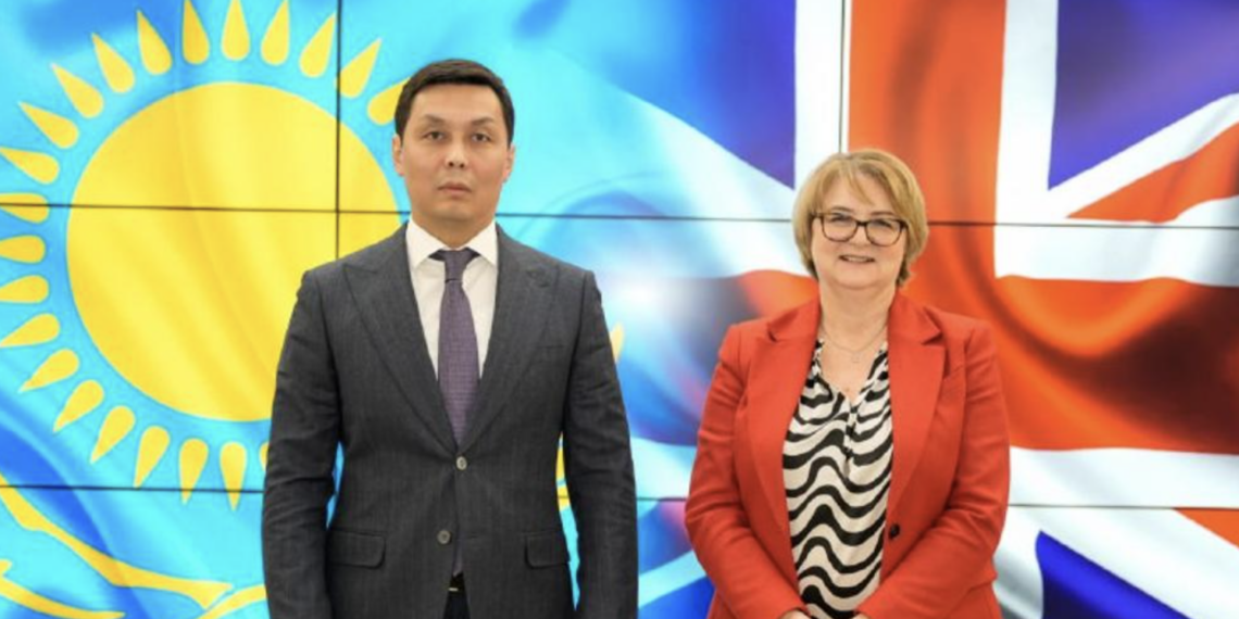 Глава антикоррупционной службы РК провел встречу с послом Великобритании