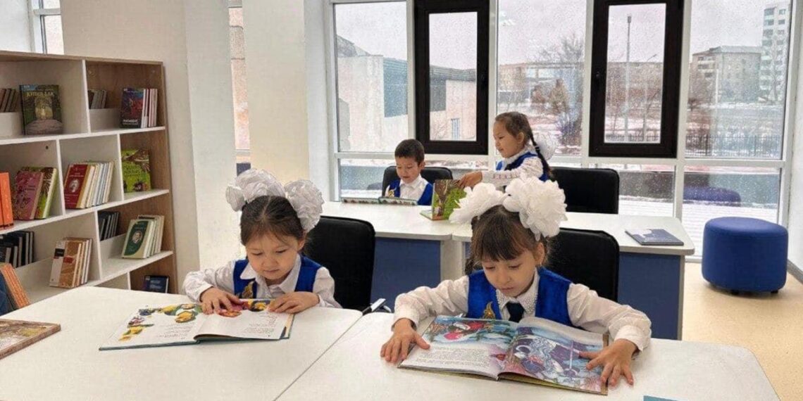 В Казахстане 800 школьных библиотек прошли модернизацию и обновили книжный фонд