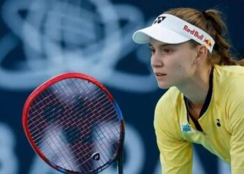 Теннисистка Елена Рыбакина вышла в четвертьфинал турнира в ОАЭ