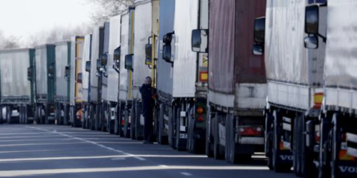 Транзит автомобильных транзитных перевозок через территорию Казахстана увеличился более чем на треть