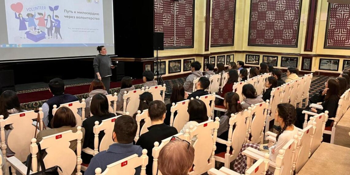 В вузах Астаны стартовала серия лекций о благотворительности и волонтерстве