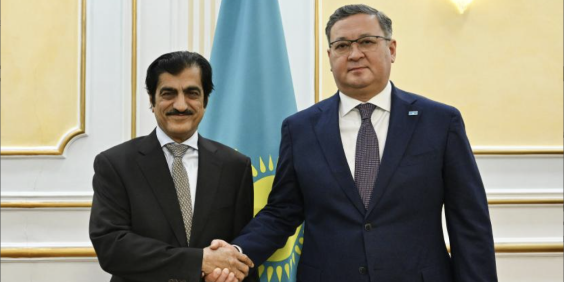 Глава МИД Казахстана провел встречу с послом Катара