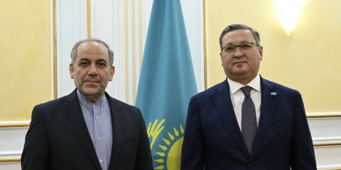 Министр иностранных дел Казахстана провел встречу с послом Ирана