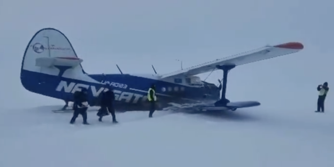 Самолет санавиации Ан-2 совершил жесткую посадку вблизи города Аркалык