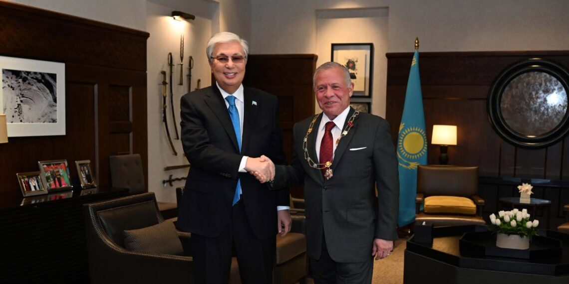 Токаев наградил короля Иордании орденом «Алтын Қыран»