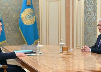 Глава государства провел встречу с премьер-министром РК