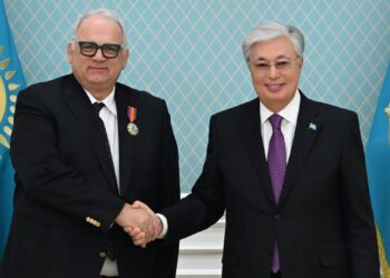 Глава государства принял президента Международной федерации борьбы