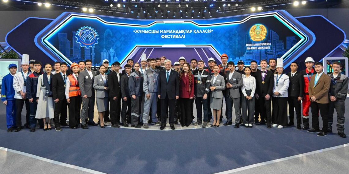 Токаев: Казахстан с самого начала выступал за прекращение войны на Украине