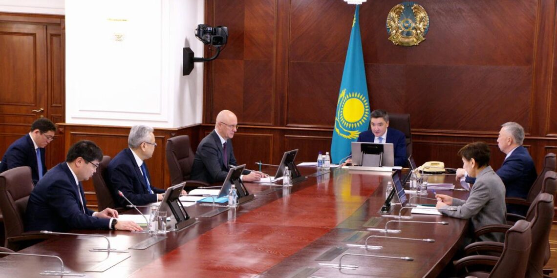 Олжас Бектенов провел заседание Республиканской бюджетной комиссии