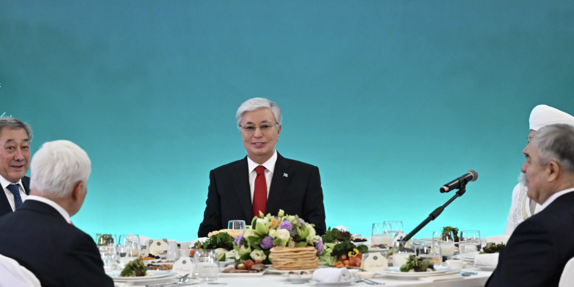 От имени президента Казахстана для участников Национального курултая был проведен ауызашар