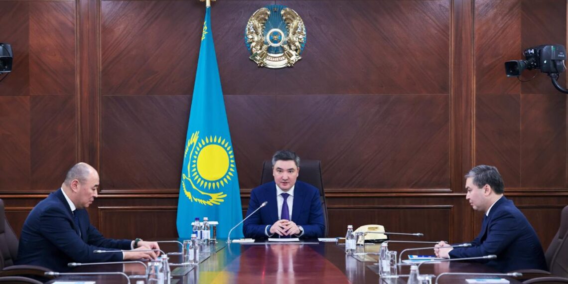 Олжас Бектенов представил нового руководителя Министерства промышленности и строительства