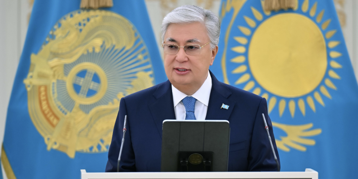 Касым-Жомарт Токаев поздравил казахстанцев с Амал күні