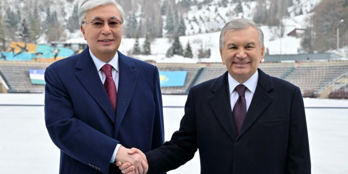 Токаев и Мирзиёев формируют новую модель сотрудничества между Казахстаном и Узбекистаном