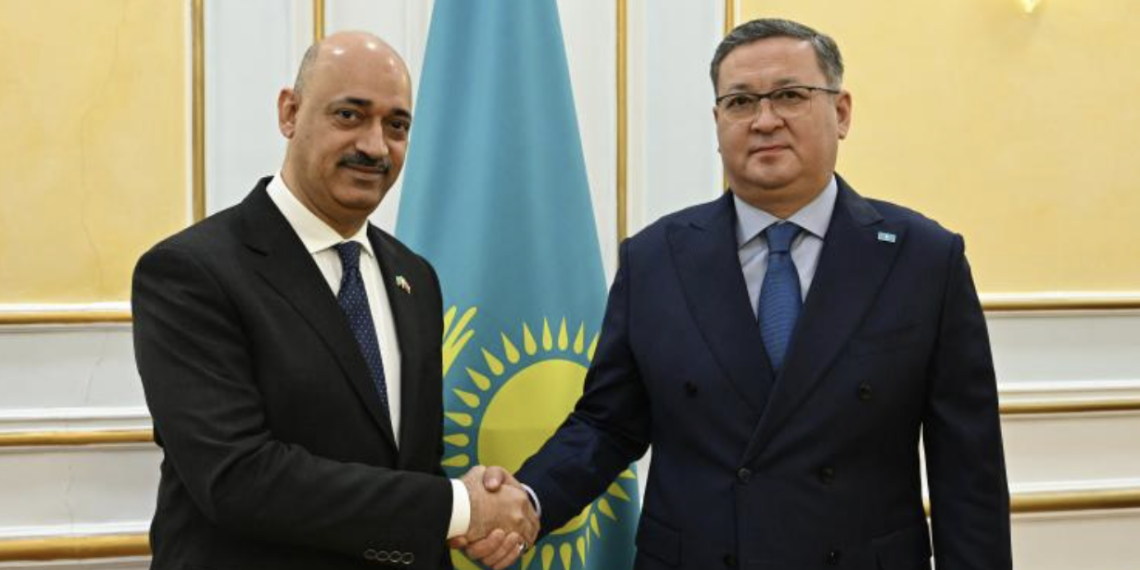 Мурат Нуртлеу провел встречу с послом Султаната Оман