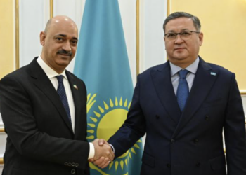 Мурат Нуртлеу провел встречу с послом Султаната Оман