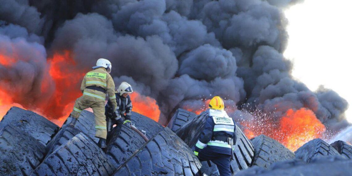На заводе по производству резиновых шин в Алматинской области произошел пожар