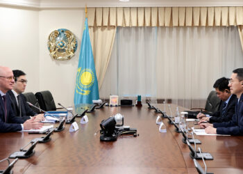 Роман Скляр провел встречу с новым послом Китая в Казахстане