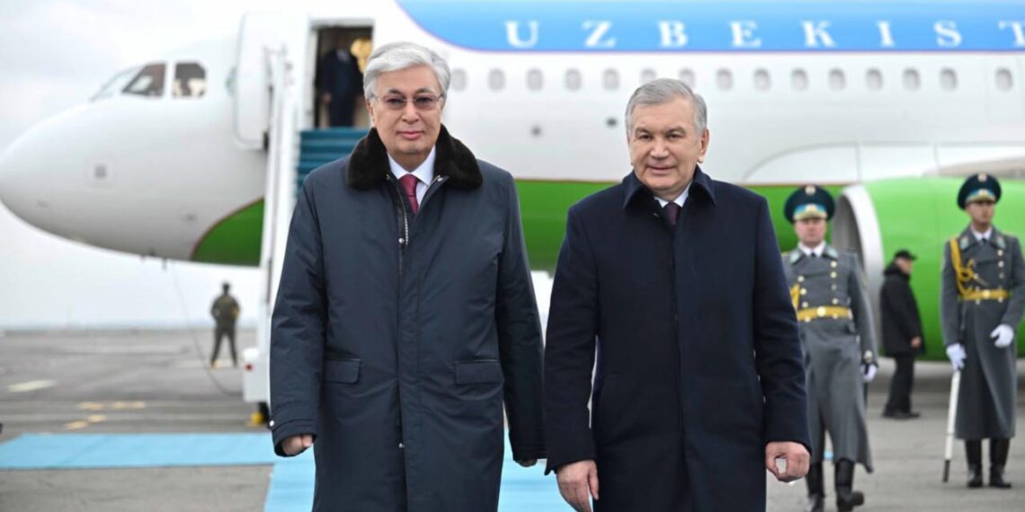 Президент Узбекистана прибыл в Казахстан с рабочим визитом