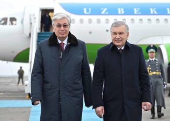 Президент Узбекистана прибыл в Казахстан с рабочим визитом