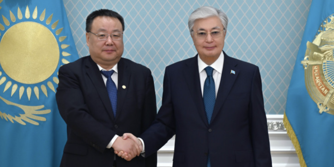 Глава государства провел встречу с генеральным директором CNNC