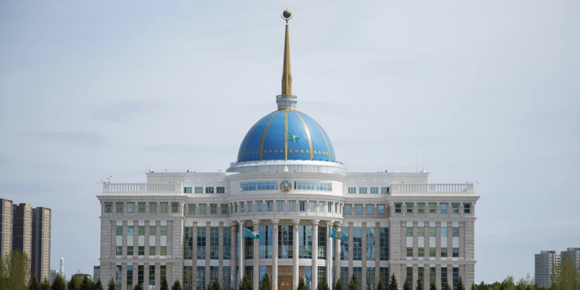Касым-Жомарт Токаев провел совещание в связи с изменением ситуации на мировых рынках