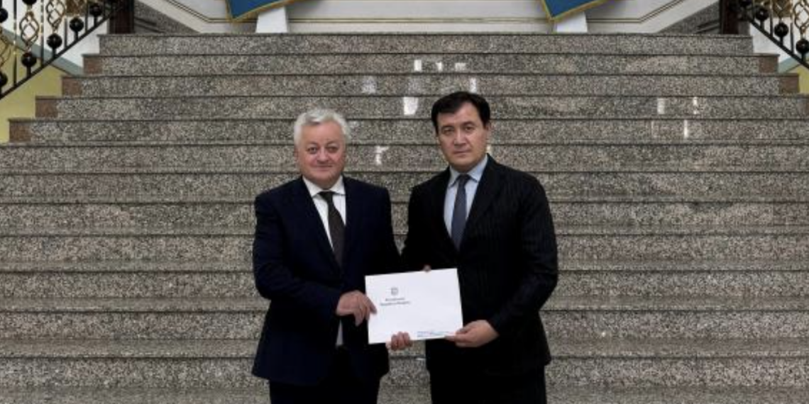 Новый посол Молдовы вручил копии верительных грамот в МИД РК