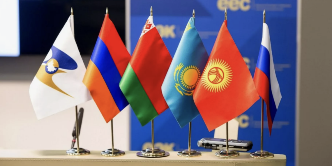 Казахстан и Россия остаются ключевыми экономическими партнерами Кыргызстана в ЕАЭС