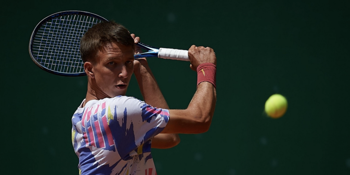 Теннисист Григорий Ломакин вышел в полуфинал турнира в Индии