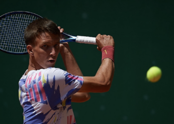 Теннисист Григорий Ломакин вышел в полуфинал турнира в Индии