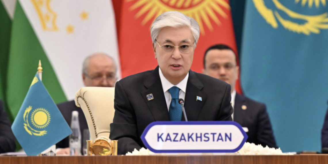 Касым-Жомарт Токаев поддержал переговорный процесс по Украине