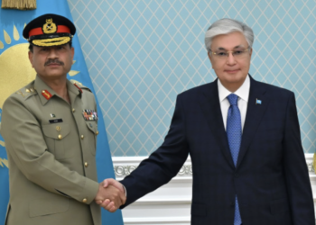 Токаев принял главнокомандующего сухопутными войсками Вооруженных сил Пакистана