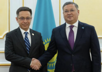 Глава МИД Казахстана провел встречу с послом Узбекистана