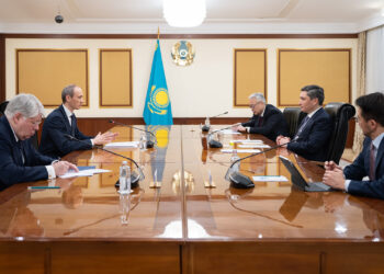 Премьер-министр РК провел встречу с председателем Правительства – руководителем Аппарата Правительства РФ Дмитрием Григоренко