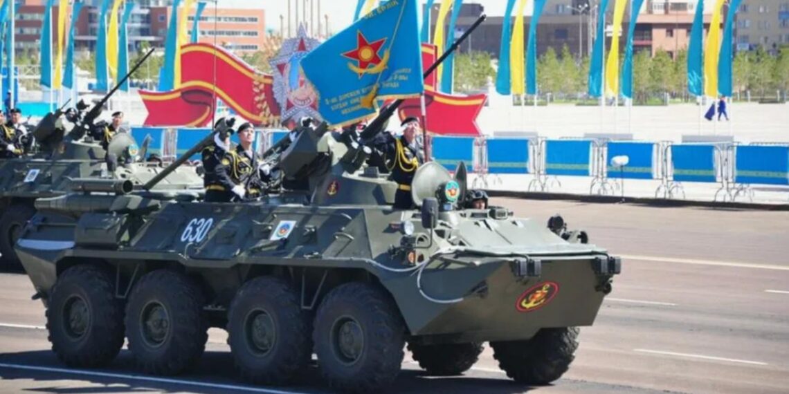 Свыше 300 единиц техники покажут на параде в Казахстане к 80-летию Победы