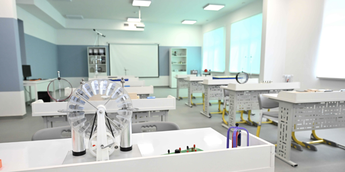 В Казахстане за 2 года количество трехсменных школ сократилось в 3 раза