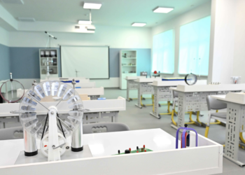 В Казахстане за 2 года количество трехсменных школ сократилось в 3 раза