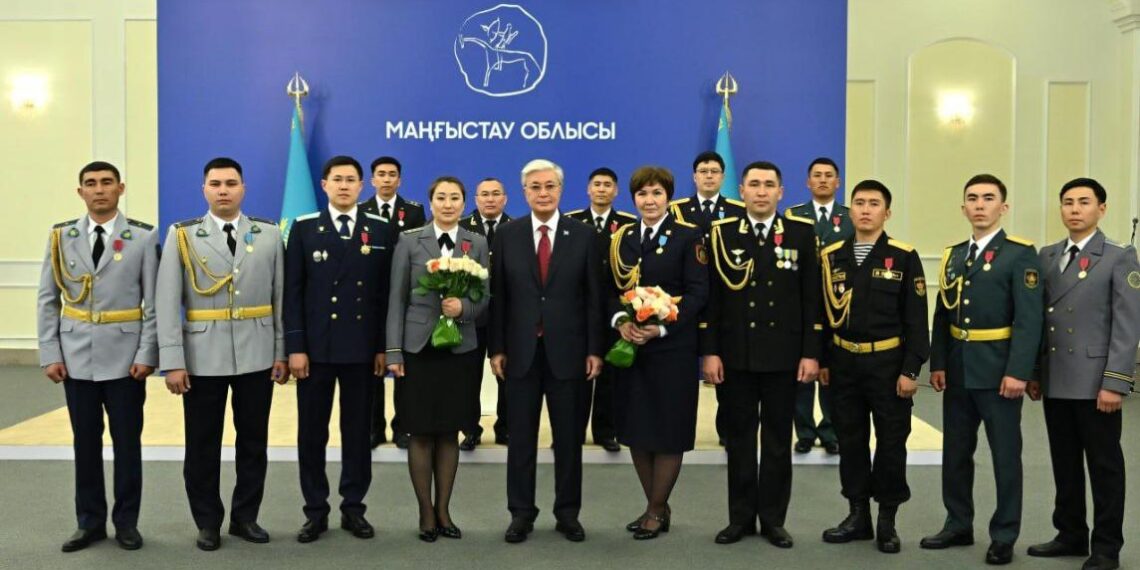 Президент наградил военнослужащих Министерства обороны Казахстана