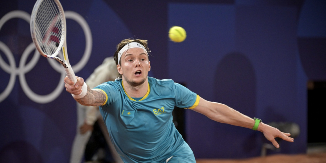 Теннисист Александр Бублик стартовал с победы на турнире в Риме