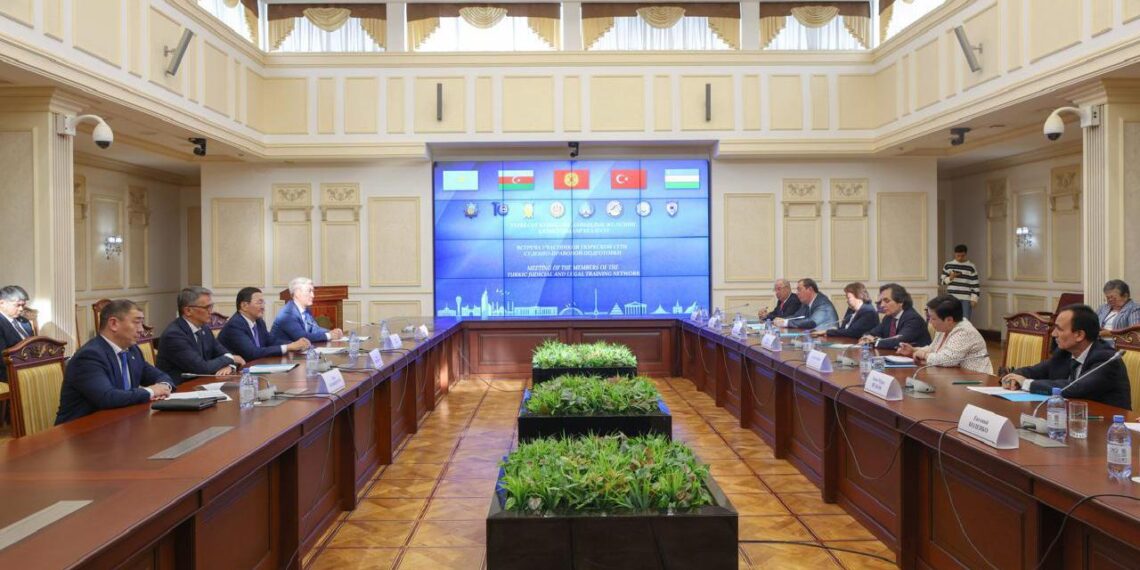 Генпрокурор Казахстана встретился с представителями юридических вузов стран ОТГ