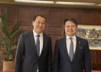 Постпред Казахстана при ВТО вручил верительные грамоты гендиректору ВОИС