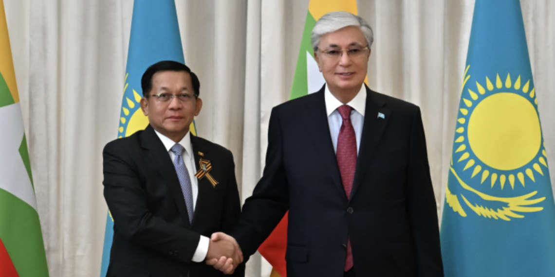 Токаев встретился с премьер-министром Мьянмы Мин Аун Хлайном