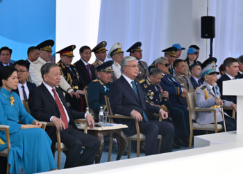 Касым-Жомарт Токаев и То Лам приняли участие в военном параде в Астане