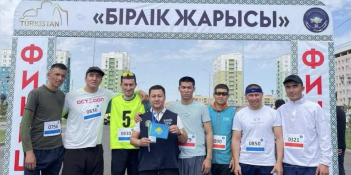 Сотрудники полиции стали победителями марафона в Туркестанской области