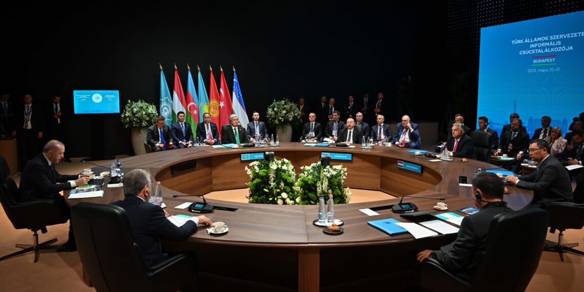 Глава государства принял участие в неформальном саммите ОТГ