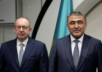 Министр водных ресурсов РК встретился с гендиректором АБР