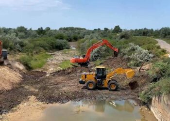 В Жамбылской области стартовала первая за 40 лет очистка Фурмановского обводного канала